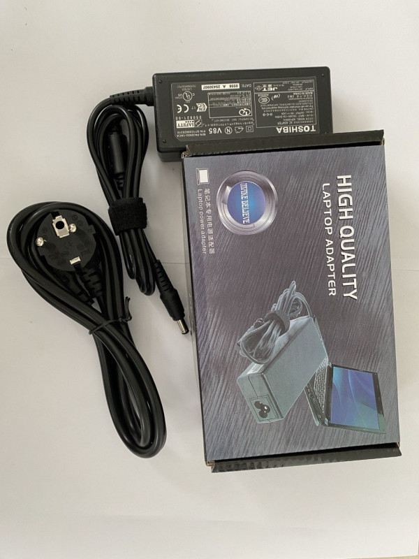 TOSHIBA 19/3.42 LAPTOP CHARGER
